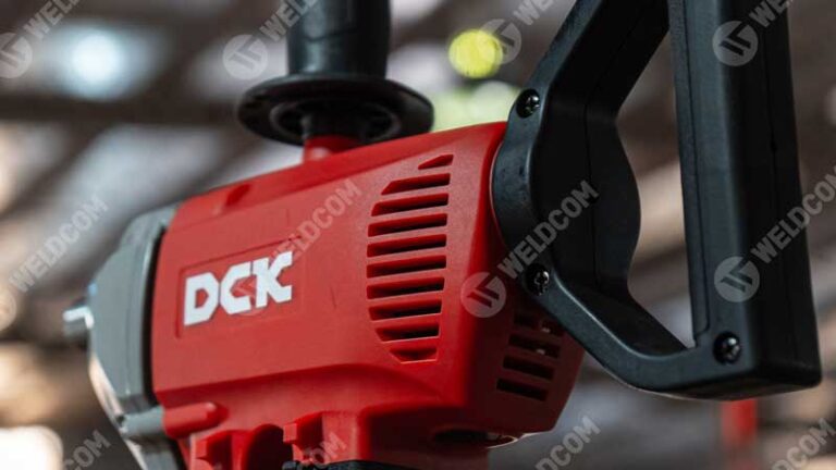 Thiết kế tay cầm máy trộn sơn 800W KQU160 chắc chắn