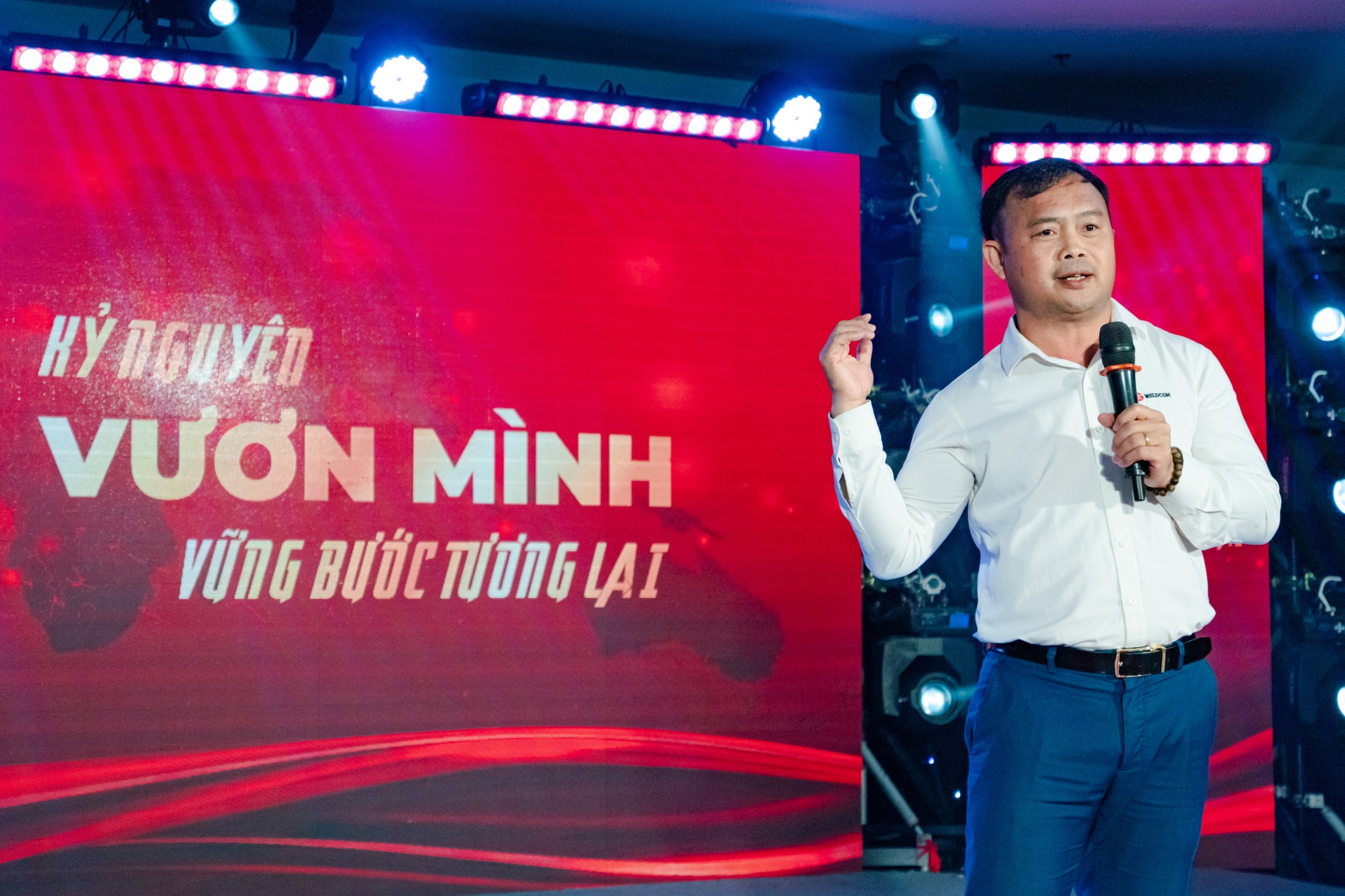 Tổng Giám Đốc Hồ Hồng Thiên chia sẻ và truyền cảm hứng.