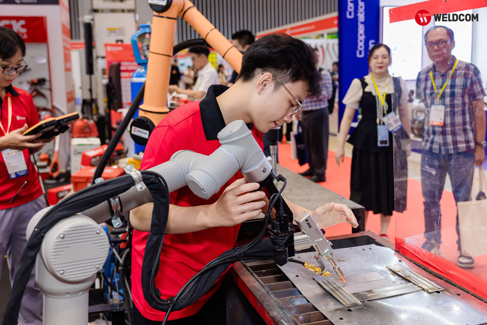 Weldcom – Phân phối cobot uy tín tại Việt Nam