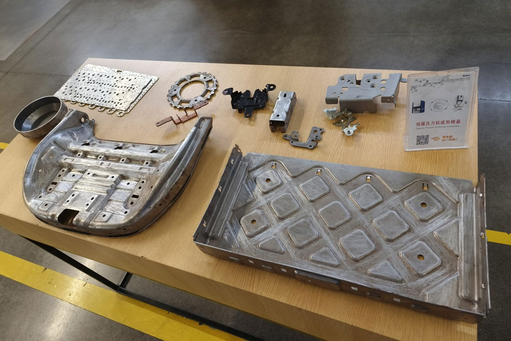 Ưu điểm và hạn chế của máy dập sắt