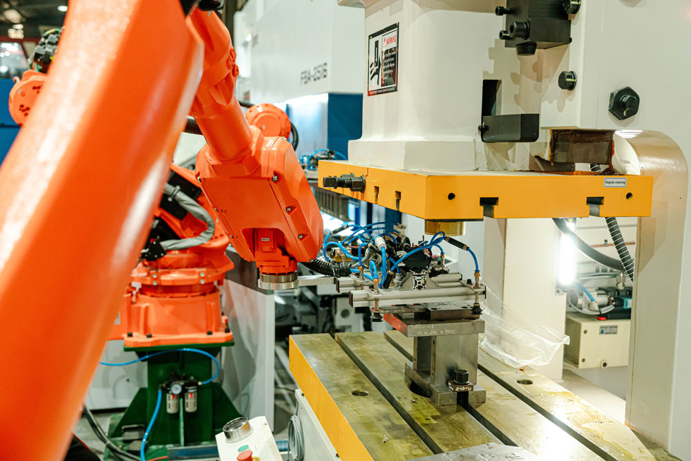 Cấu tạo cơ bản của máy dập sắt CNC