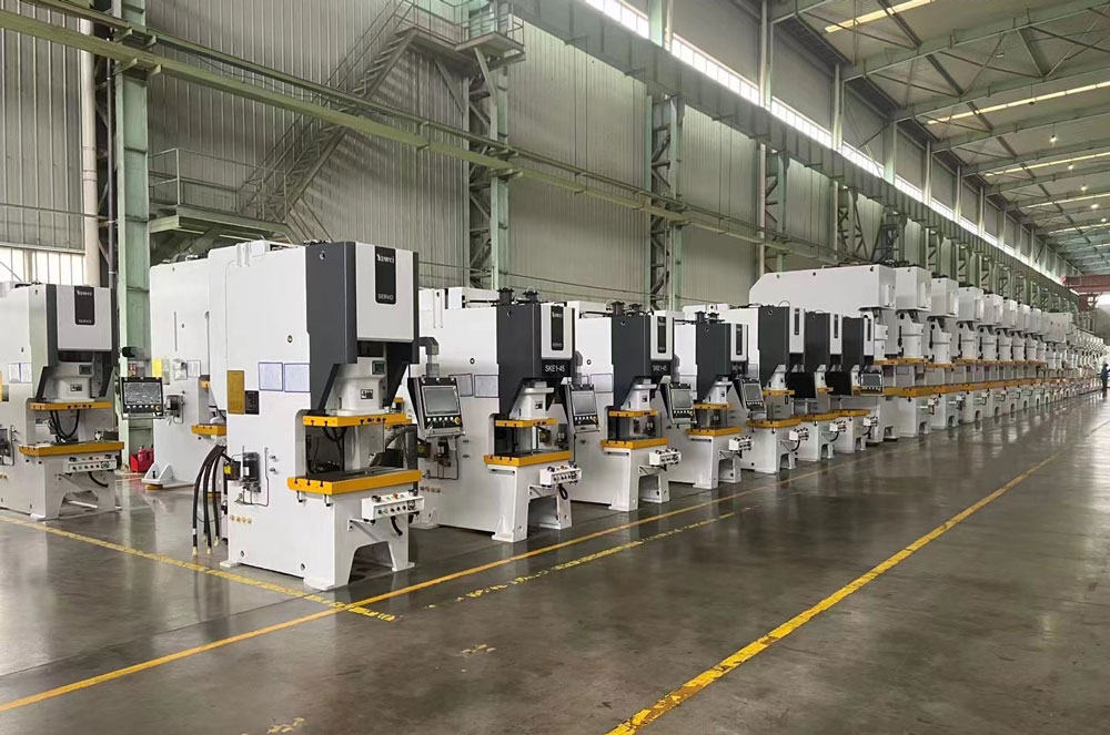 Ứng dụng của máy đột inox CNC trong công nghiệp