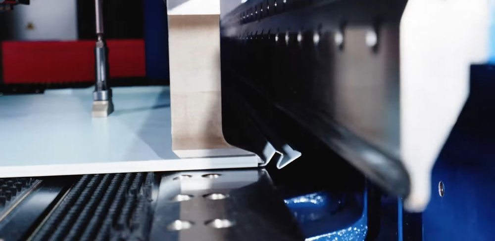 Chấn kim loại và gấp kim loại khác nhau thế nào?