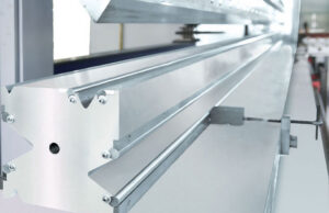 Cách chọn máy chấn CNC theo chiều dài tấm